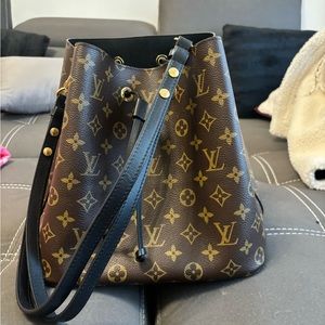 LV neo noe with black strap